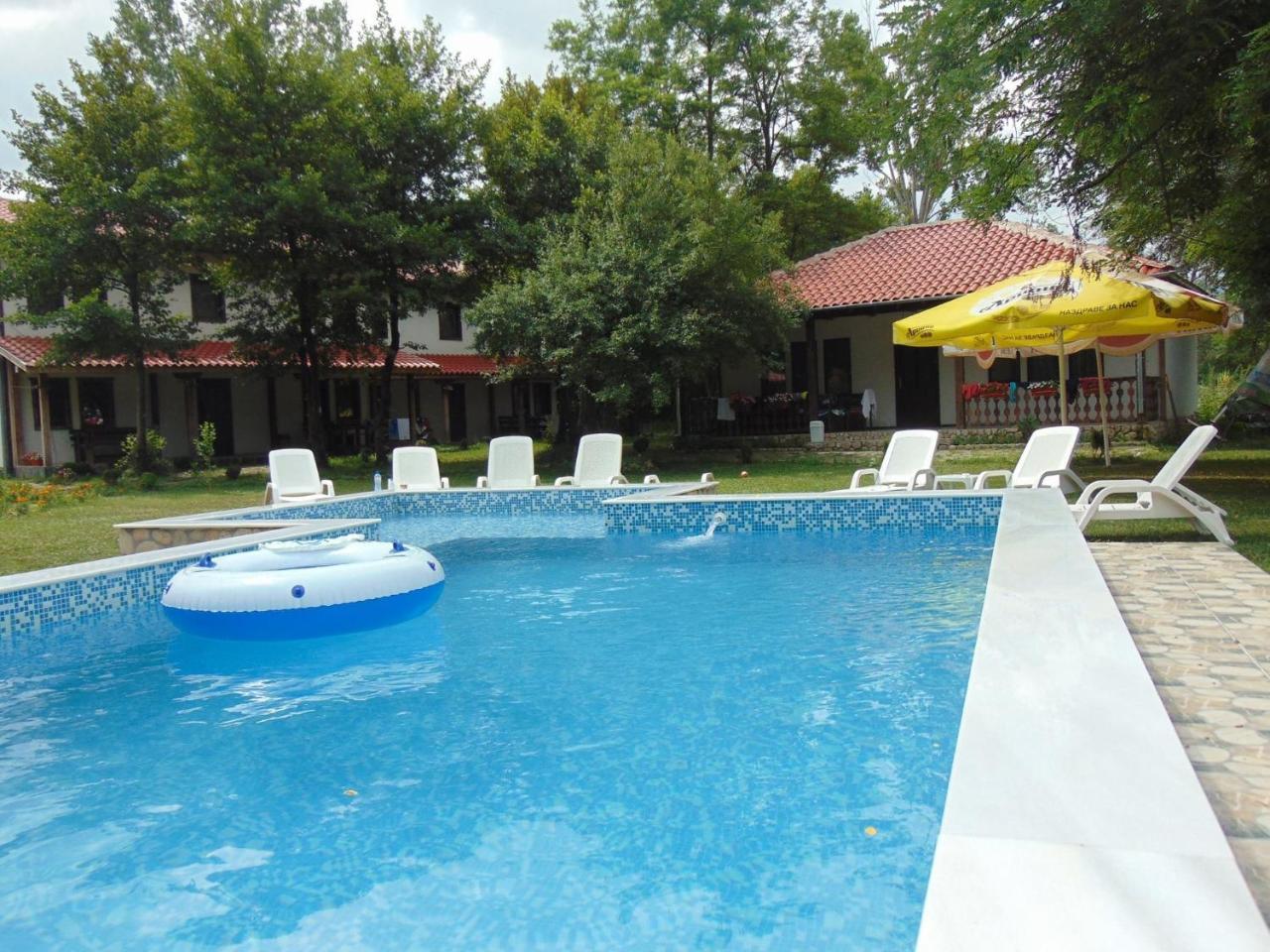 Holiday Park Ranchoto Hotel Kirkovo  Buitenkant foto